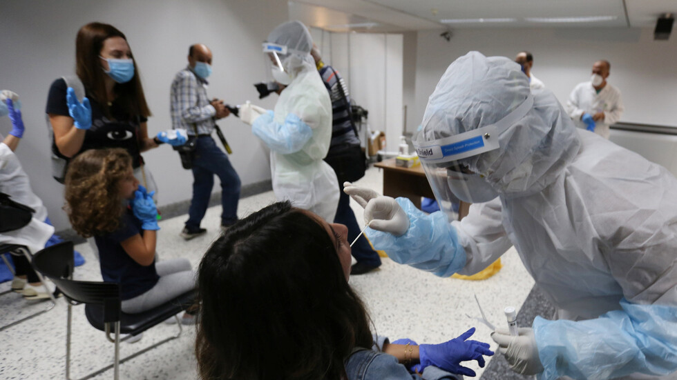 لبنان.. إلغاء فحص PCR لمن تلقوا جرعتي اللقاح