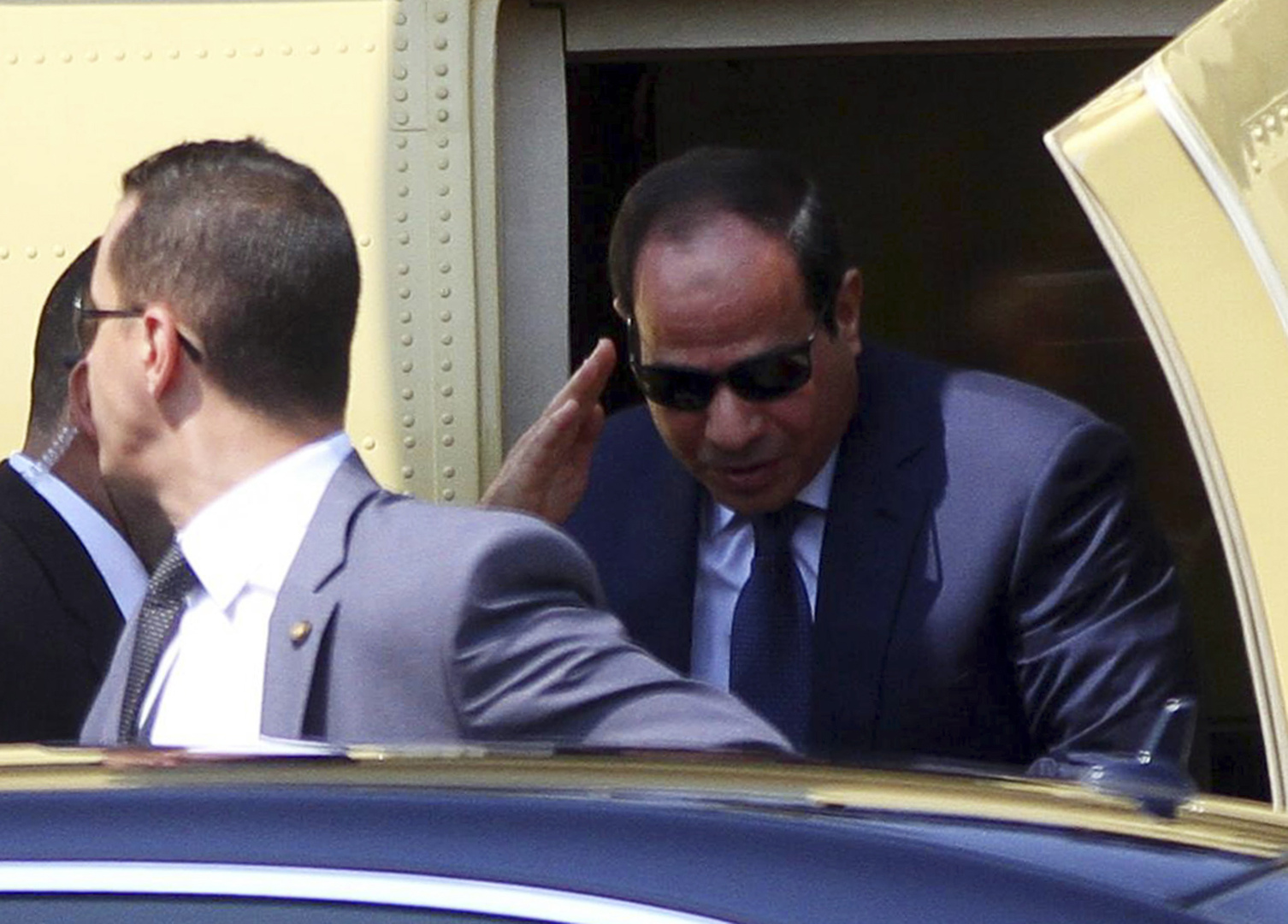 السيسي يصدر قرارا بعد وفاة أبرز قادة الجيش المصري