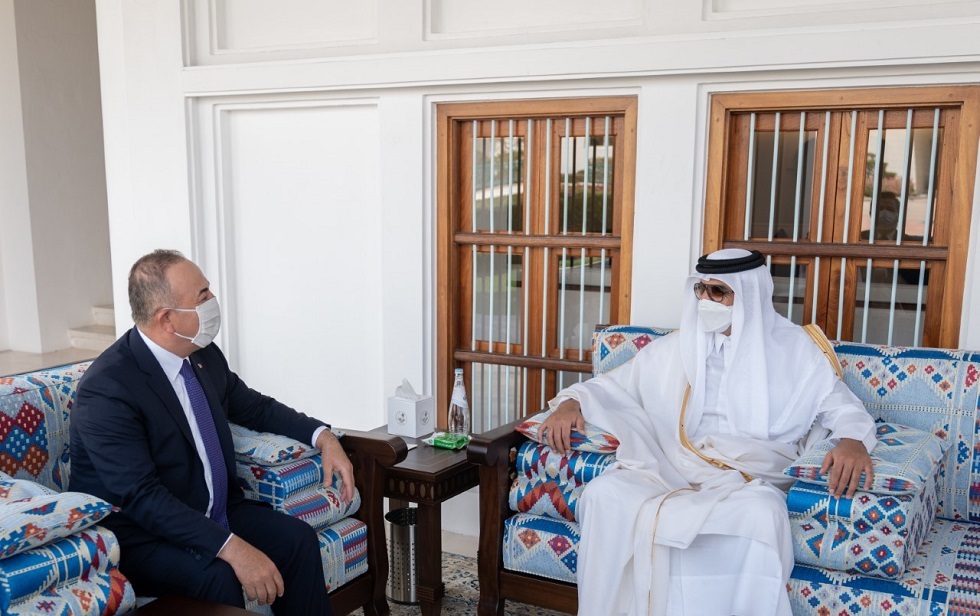 أمير قطر يستقبل وزير الخارجية التركي في الدوحة