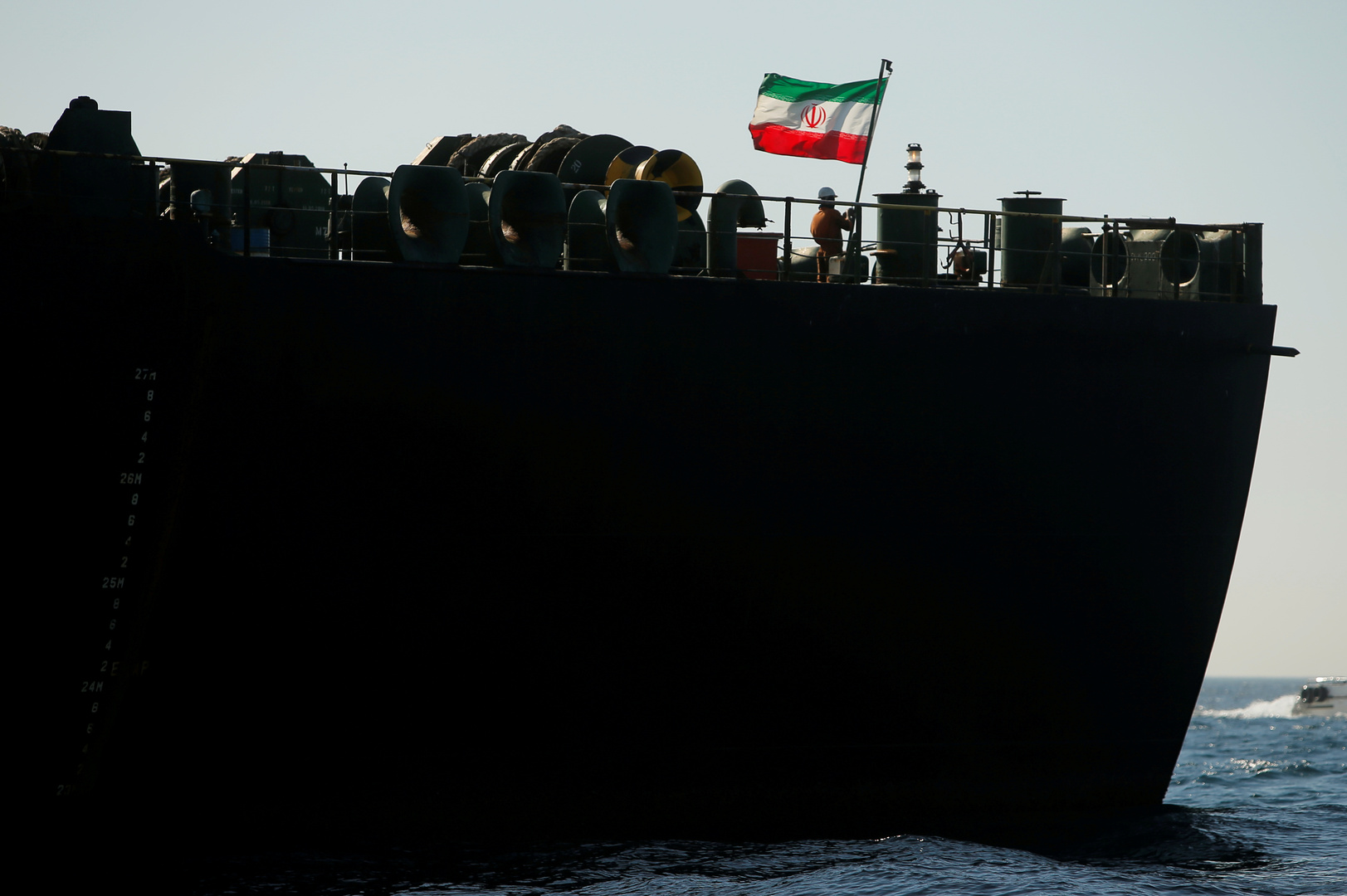 إيران تنشر صورا وفيديو لسفينتها التي استهدفت شرقي المتوسط