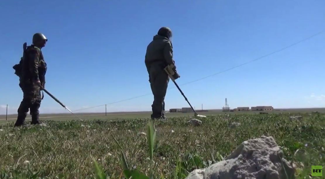 بالفيديو.. نزع الألغام في محافظة حماة السورية