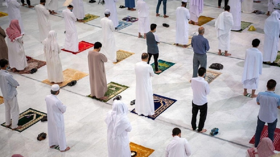 الإمارات.. 30 دقيقة لصلاة العشاء والتراويح في رمضان وغلق مصليات النساء