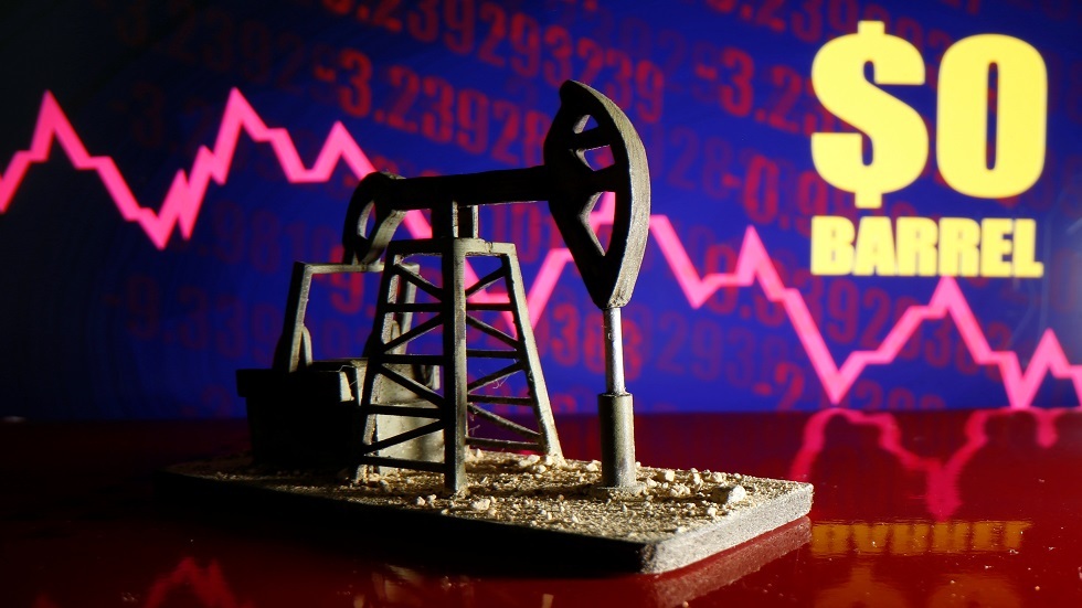 أسعار النفط تهوي بأكثر من 9 بالمئة