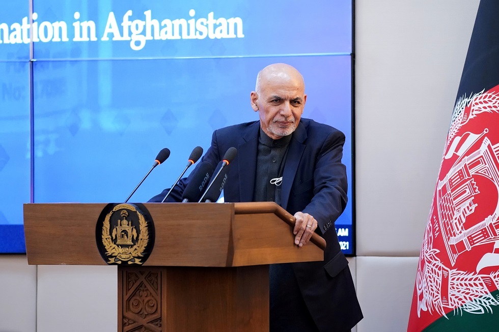 الرئيس الأفغاني يقيل وزير الداخلية بعد سلسلة هجمات