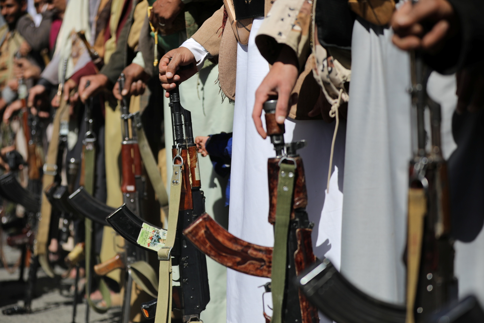 الحوثيون: مستعدون لوقف العمليات العسكرية في العمق السعودي ومأرب مقابل وقف الحرب ورفع الحصار