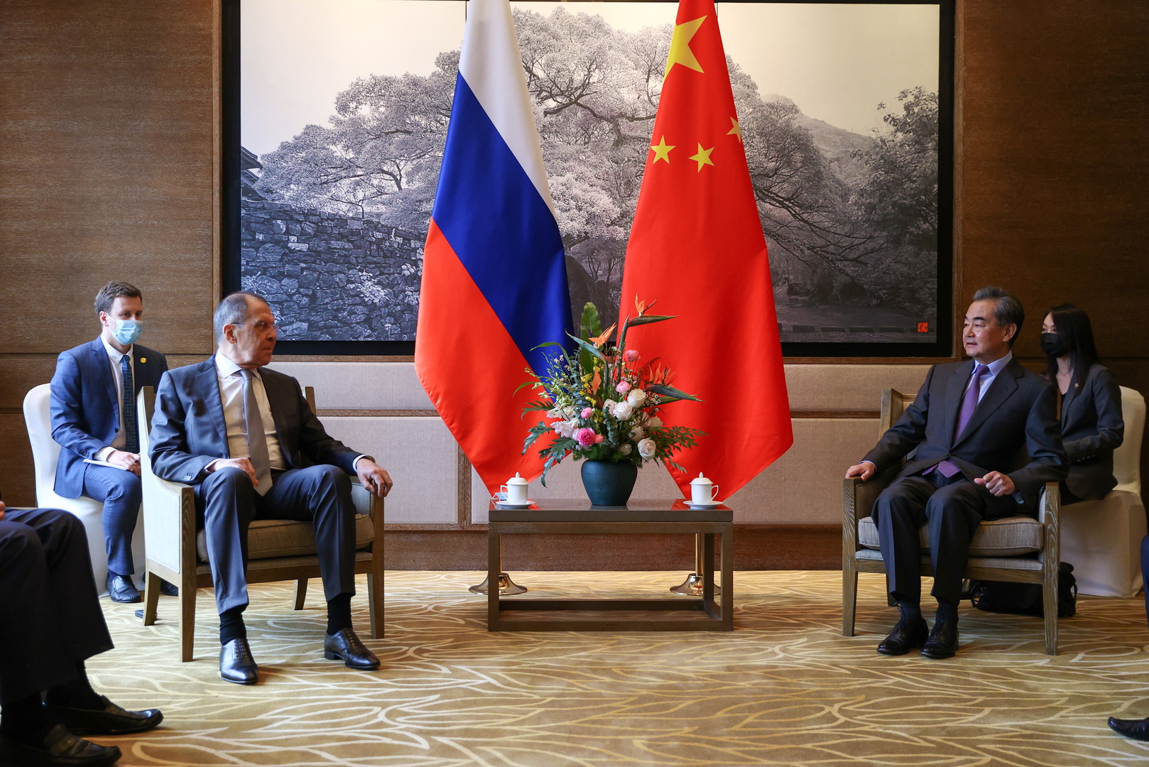 روسيا والصين تمددان 
