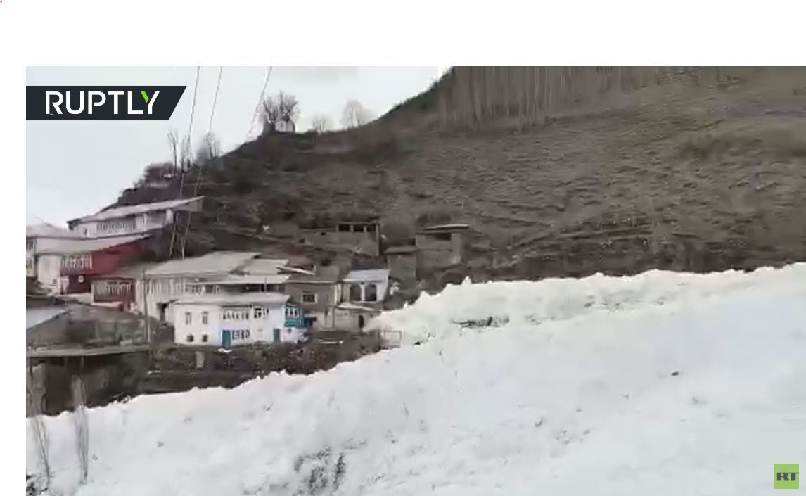 بالفيديو.. انهيار ثلجي في داغستان