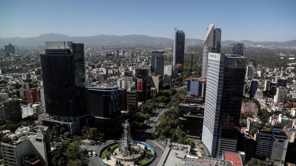 المكسيك تسجل 1292 إصابة و203 وفيات جديدة بكورونا