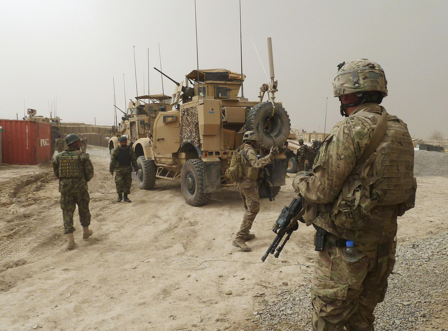 نائب أمريكي: بايدن يريد بحث بقاء قوات لمكافحة الإرهاب في أفغانستان
