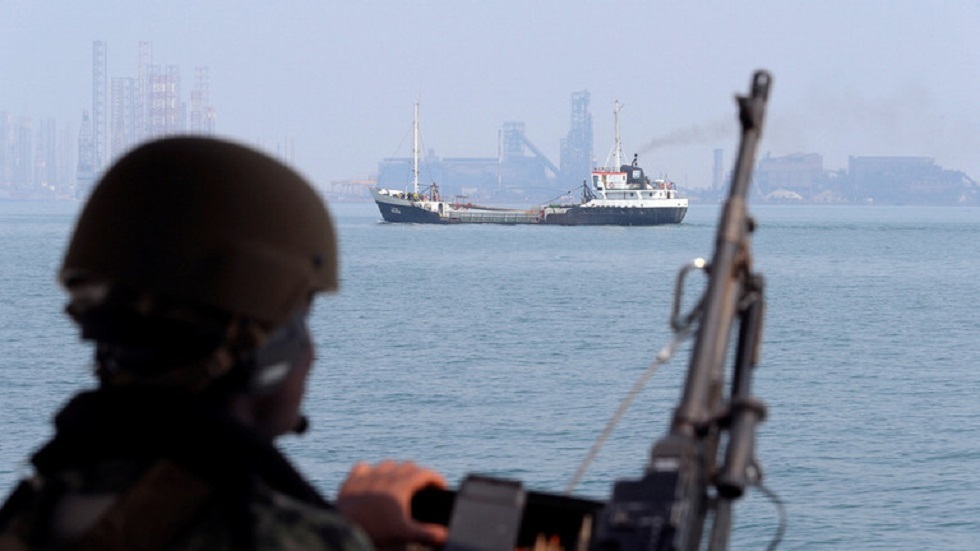 وسائل إعلام إسرائيلية: إيران أطلقت صاروخا على سفينة حاويات مملوكة 