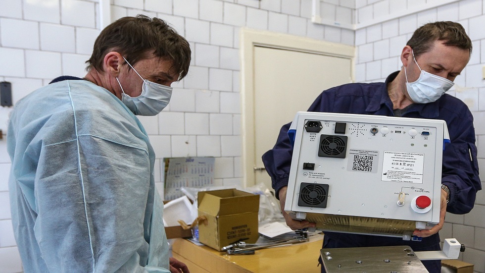 روسيا تختبر جهاز تهوية الرئتين بالسائل المخصّب بالأكسجين