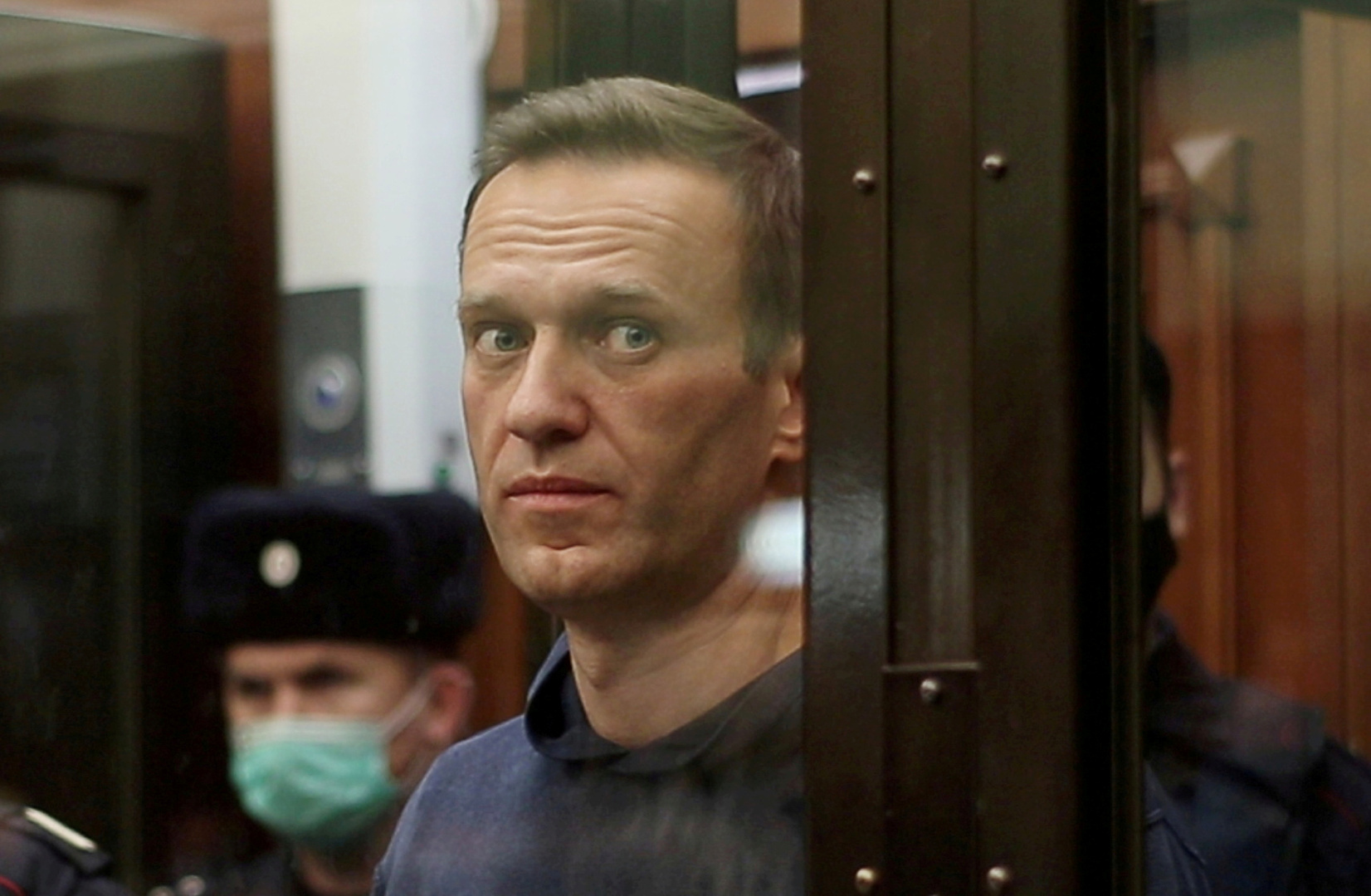 روسيا.. نقل نافالني إلى مستشفى للسجناء