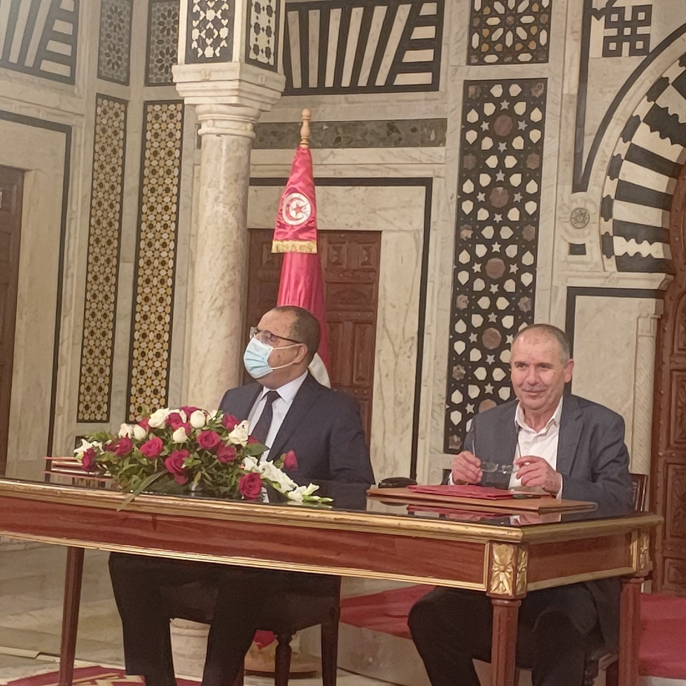 الحكومة التونسية واتحاد الشغل يوقعان اتفاقا لإطلاق حزمة إصلاحات اقتصادية