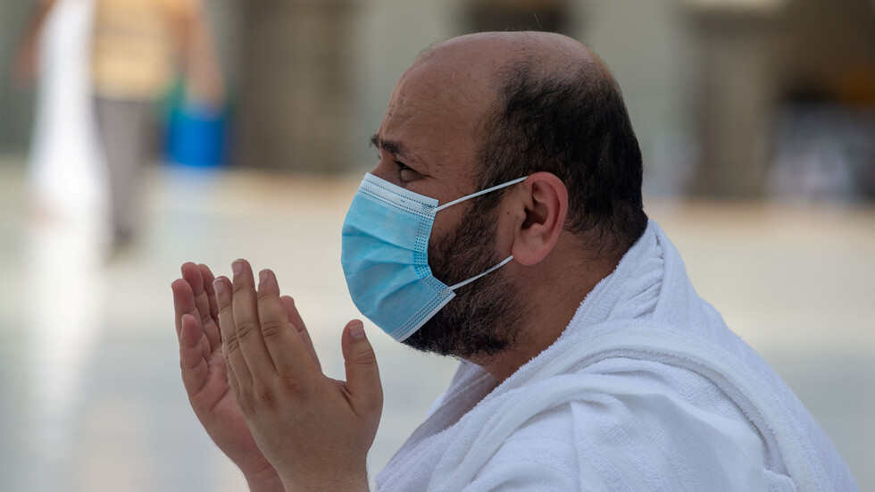 لأول مرة منذ 7 أشهر.. إصابات كورونا اليومية في السعودية فوق الـ700