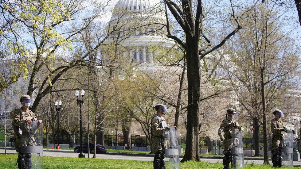 هجوم الكابيتول: مقتل رجل شرطة ومنفذ الهجوم