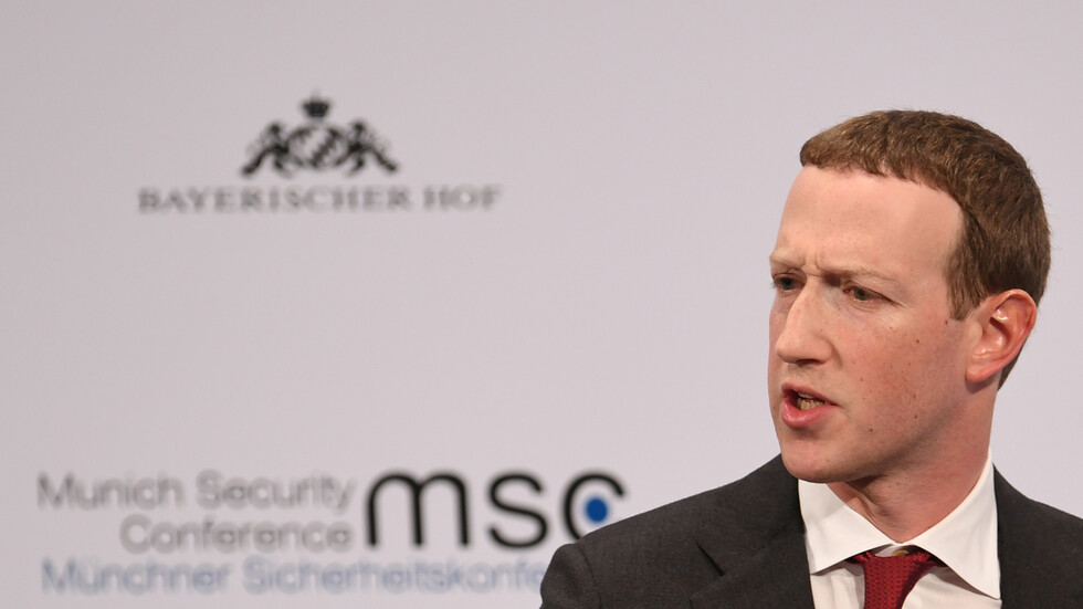 منها رقم هاتف زوكربيرغ.. نشر البيانات الشخصية المسروقة لنصف مليار مستهلك في 