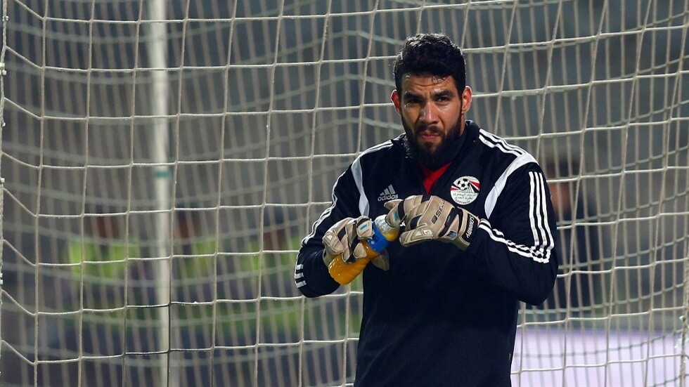 شاهد.. الحارس شريف إكرامي يسجل هدفا في مرماه "بغرابة"