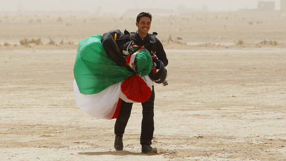 الأمير حمزة بن الحسين يقول في تسجيل صوتي إنه "لن يلتزم بالأوامر"