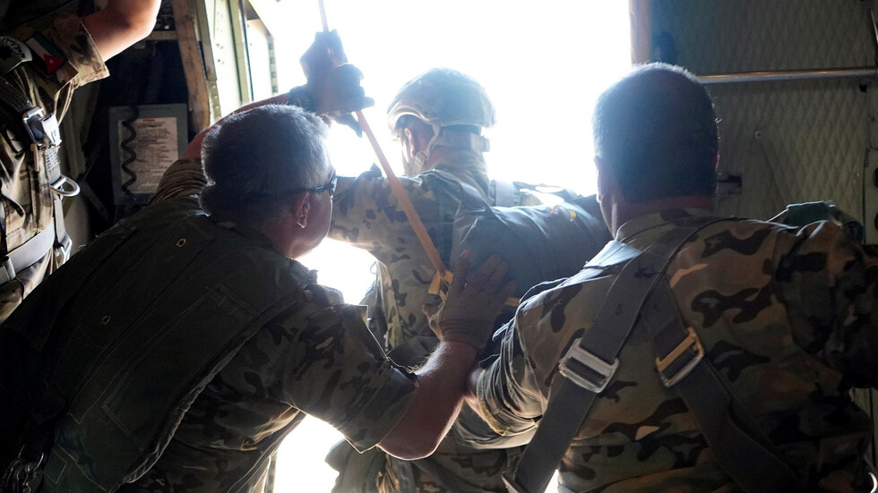 رئيس هيئة الأركان الأردنية: قواتنا قادرة على مواجهة أي تهديد