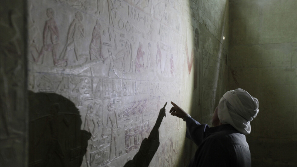 مصر.. تدريس رموز الهيروغليفية بمناهج النظام الجديد