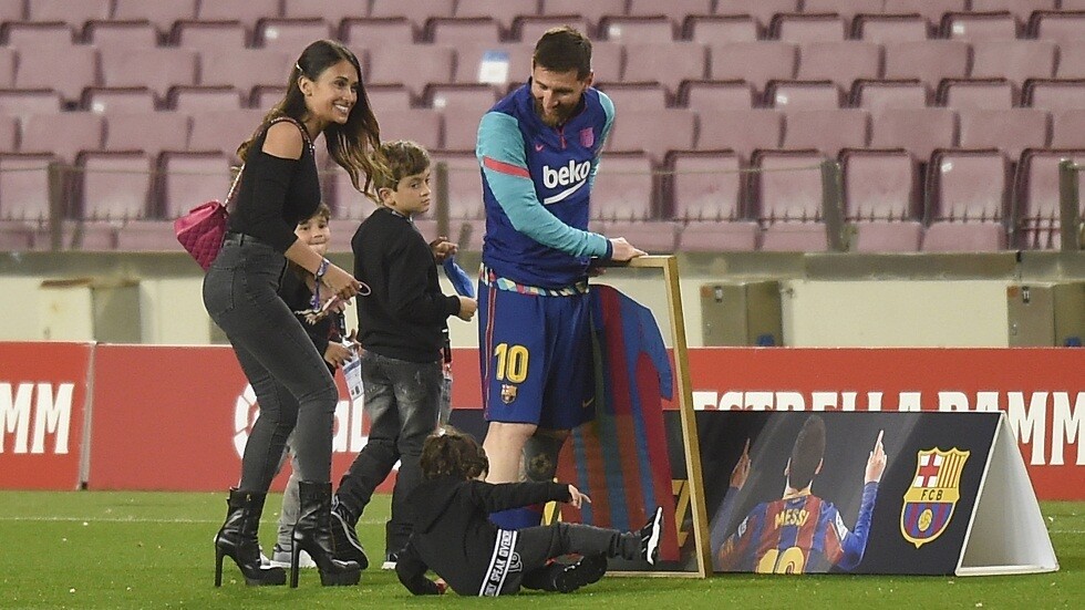 بالفيديو.. تكريم خاص لميسي في "الكامب نو"