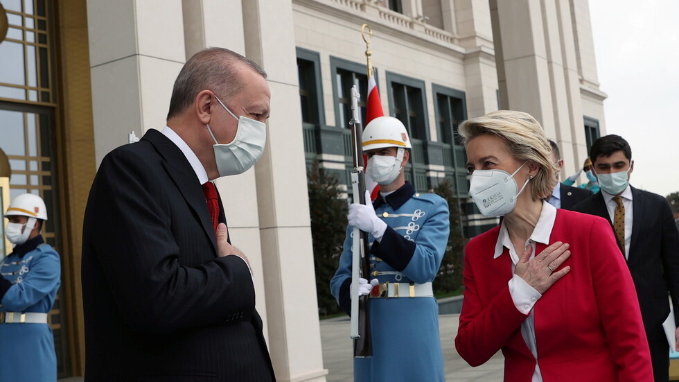 الاتحاد الأوروبي: لا يزال الوقت مبكرا لتحسين العلاقات مع تركيا