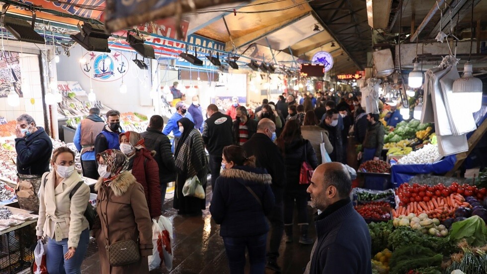 تركيا تسجل أثقل حصيلة إصابات يومية بكورونا منذ بدء الجائحة