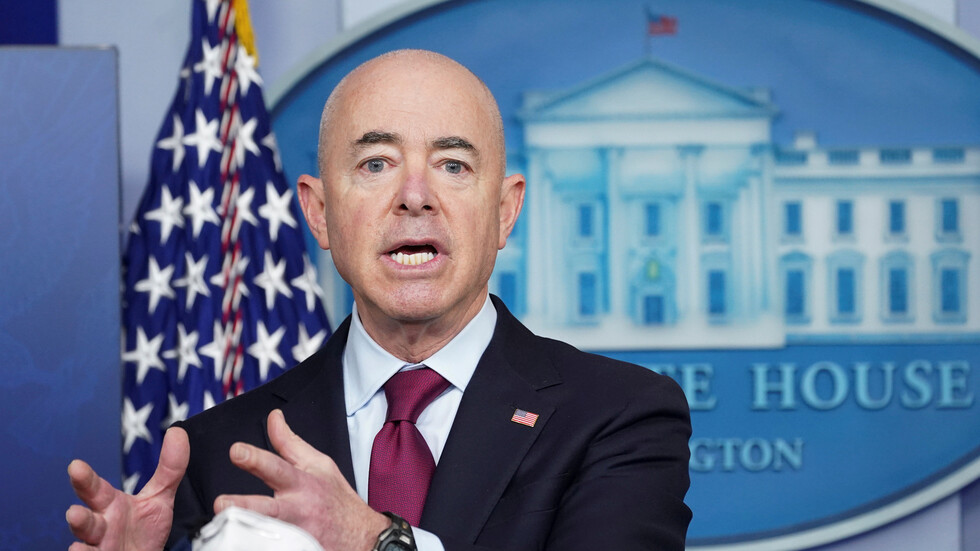 واشنطن: بايدن يبحث في استئناف بناء الجدار الحدودي الجنوبي