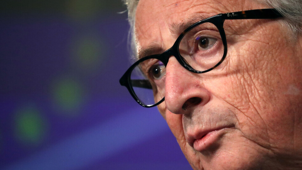 يونكر يدعو الاتحاد الأوروبي لشراء لقاح "سبوتنيك V" الروسي