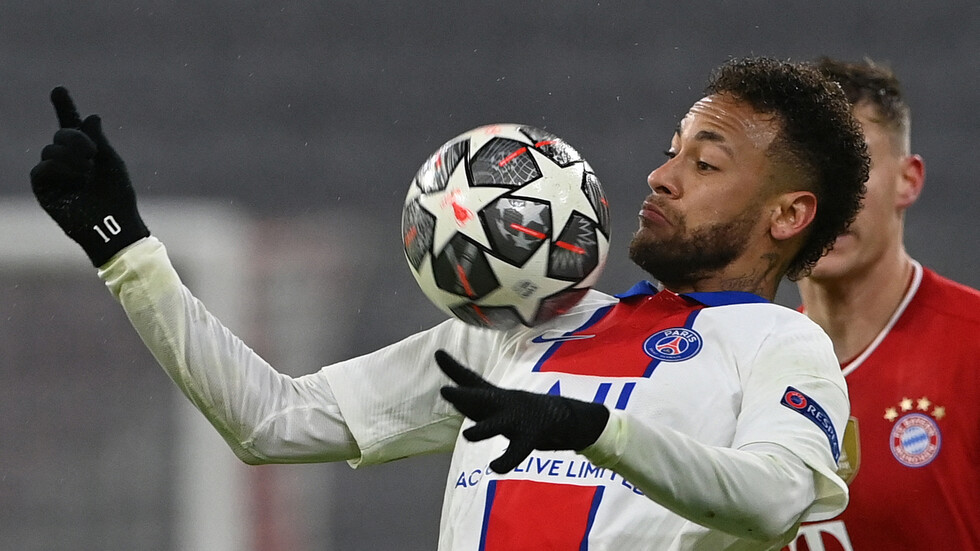 نيمار يستعرض وشمه الجديد (صورة)