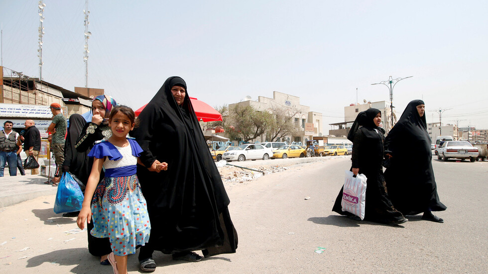 "تزوجني مع إخوته": أغرب قصة طلاق في العراق