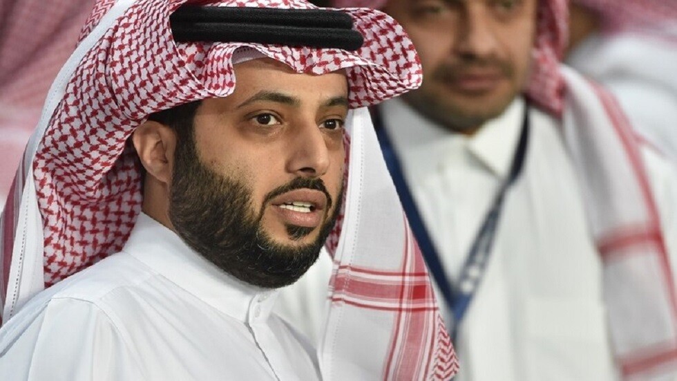 تركي آل الشيخ يدعو السعوديين إلى تلقي اللقاح بعد ارتفاع الإصابات بكورونا