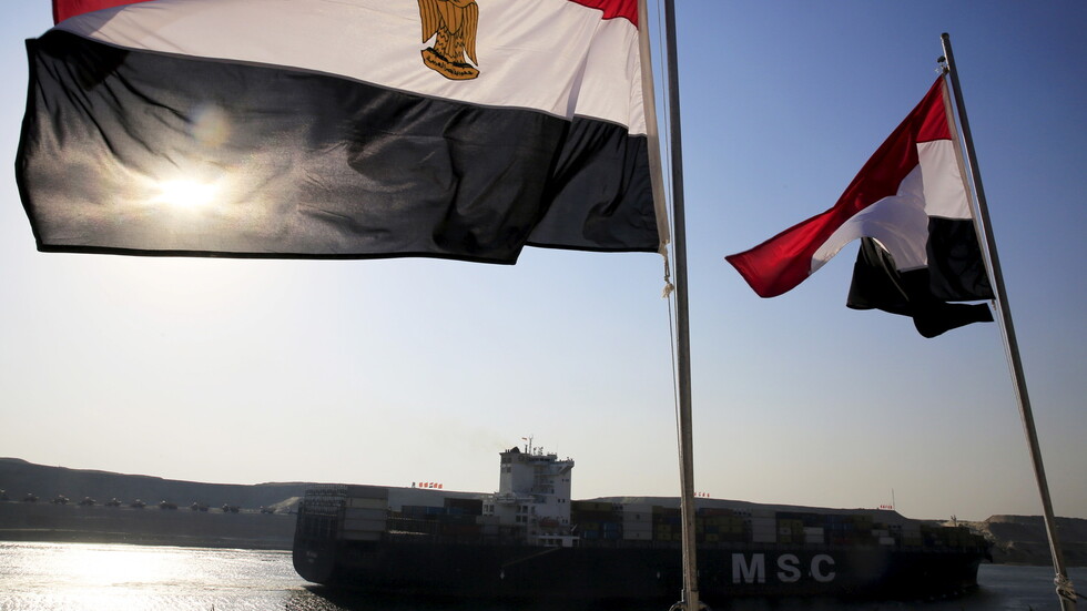 أسرع زمنا.. مسار شحن منافس لقناة السويس يمر عبر روسيا وإيران (صورة)