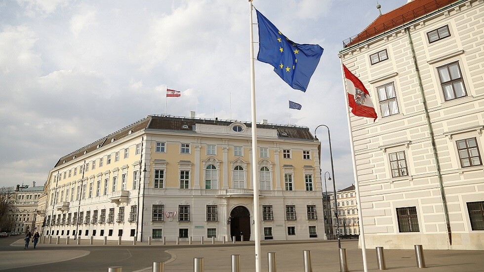 السفير الروسي في النمسا: هناك ألاعيب قذرة حول "سبوتنيك V"