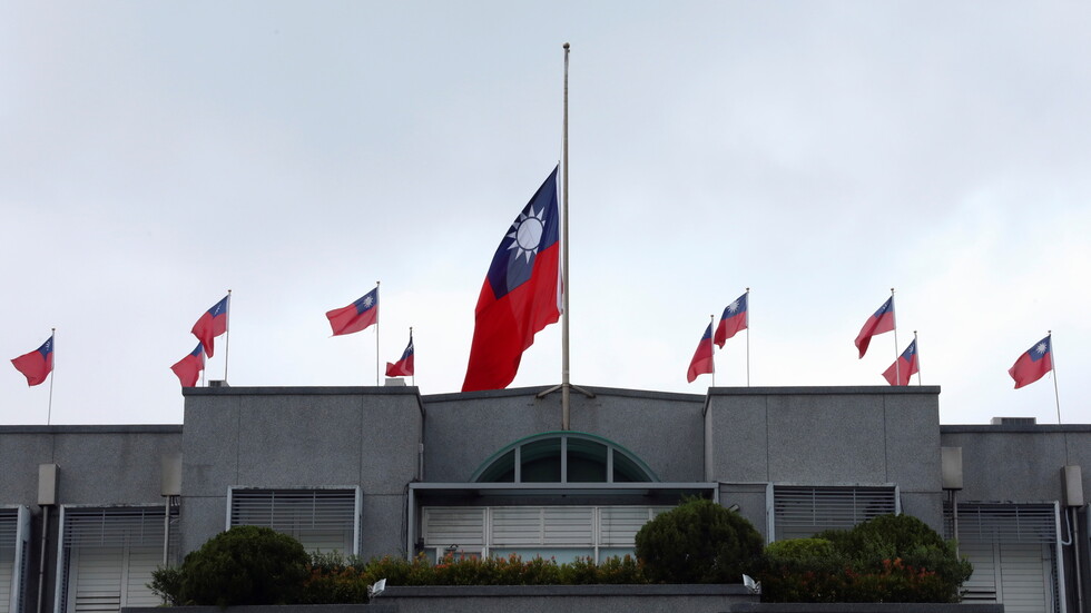 تايوان تعلن رصد 11 طائرة صينية في منطقة دفاعها