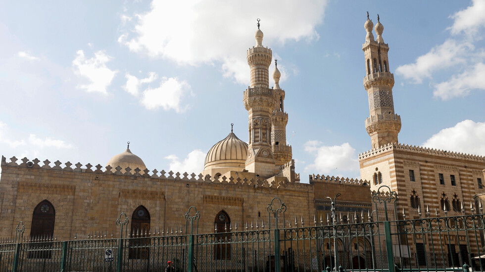 "من يتسبب في غلق المسجد يتحمل وزره".. الأزهر يحدد مدة صلاة التراويح.. (فيديو)