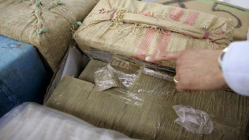 البحرية الملكية المغربية تسحب 5 أطنان من مخدر الشيرا