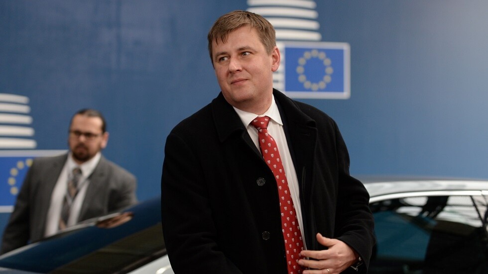 وزير خارجية التشيك يتنحى عن منصبه