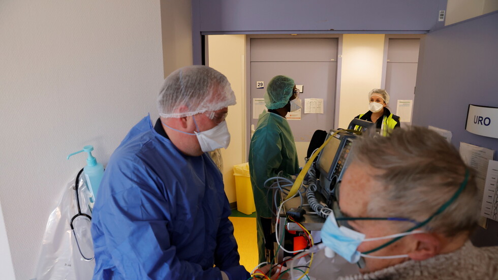 فرنسا.. حصيلة قياسية لمصابي كورونا في العناية المركزة