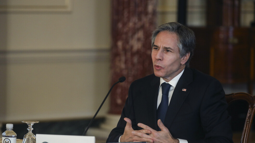 بلينكن يتفق مع الناتو على ضرورة إنهاء الحشد العسكري الروسي على حدود أوكرانيا