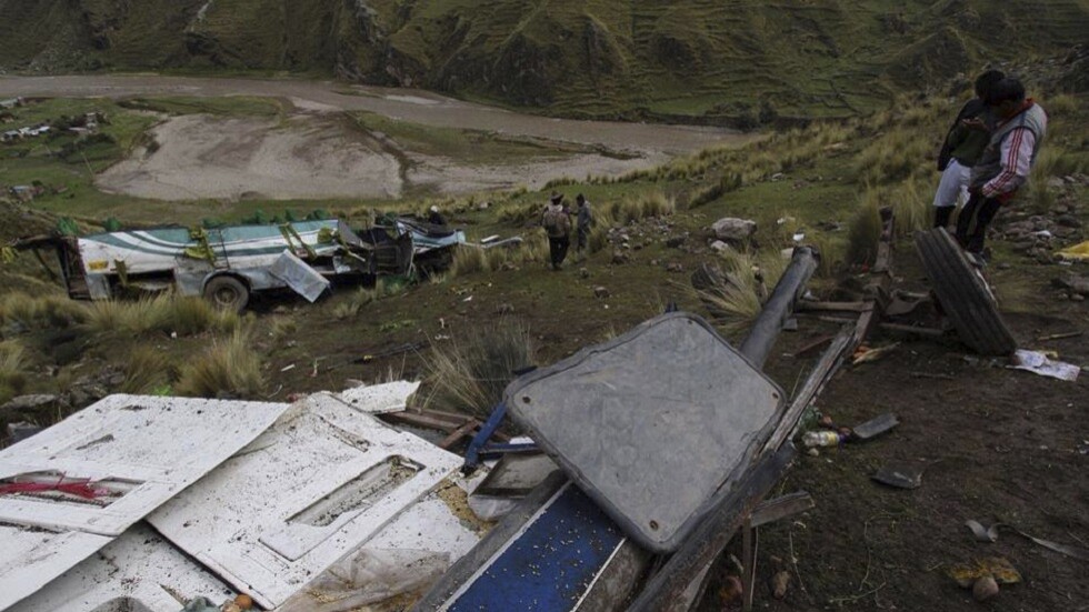 مصرع 20 شخصا بحادث مروري مروع في بيرو