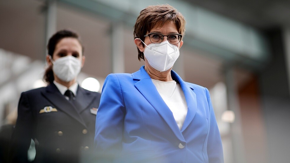 وزيرة الدفاع الألمانية: يجب ربط حجم توريدات الغاز عبر "السيل الشمالي-2" بسلوك روسيا