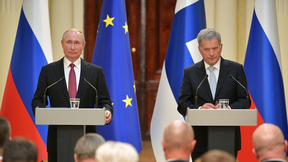 اتصال بين بوتين ورئيس فنلندا حول التسوية الأوكرانية واللقاء المحتمل مع بايدن