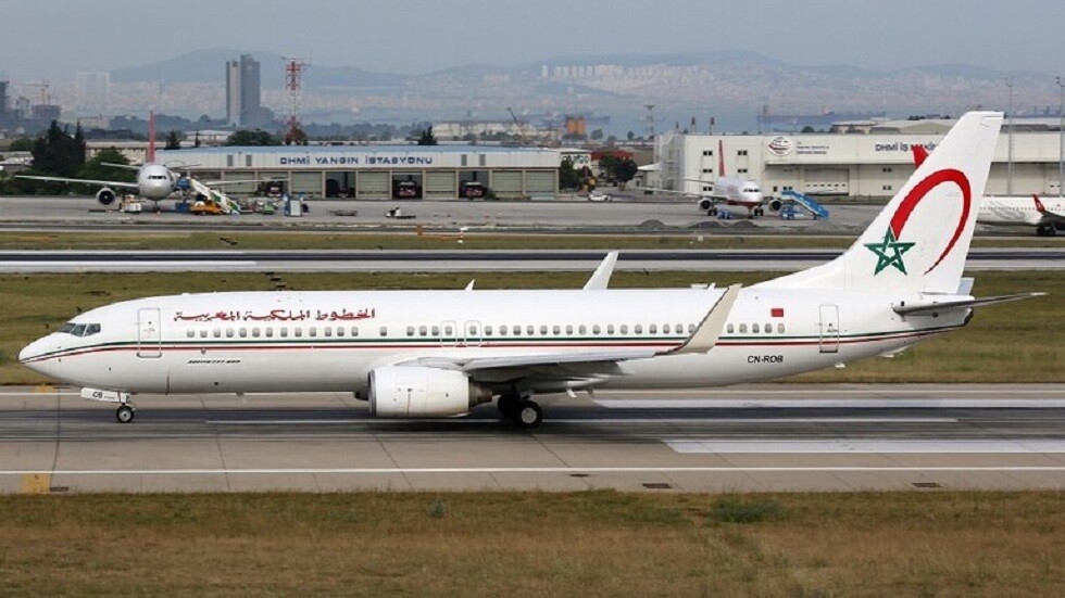 المغرب يعلق الرحلات الجوية مع تونس