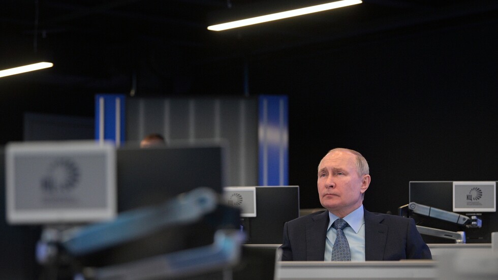 بوتين: روسيا تقوم ببناء أقوى أسطول لكاسحات الجليد في العالم