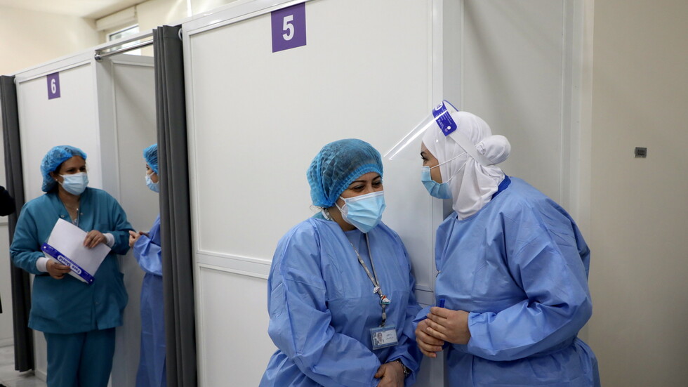 مسؤول صحي لبناني يبشر بانخفاض حالات الاستشفاء بسبب كورونا.. ولكن..