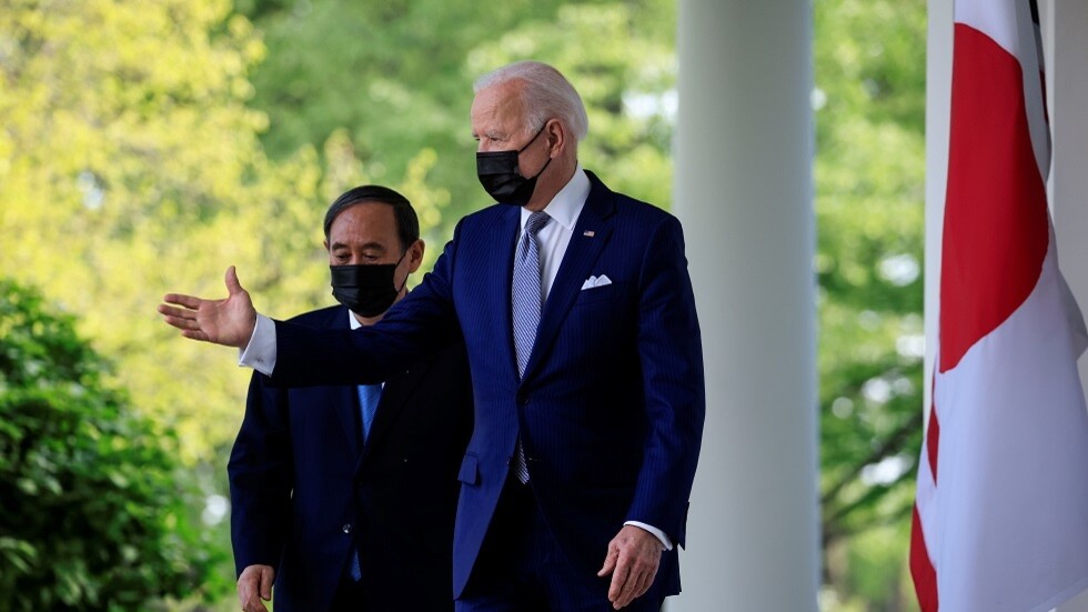 بايدن يعلن التزامه مع رئيس وزراء اليابان بالتنسيق بشأن ملفات الصين وكوريا الشمالية