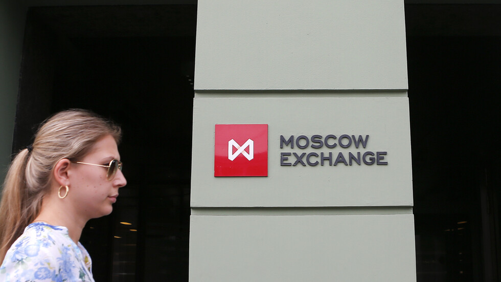 بورصة موسكو تسجل مستويات تاريخية
