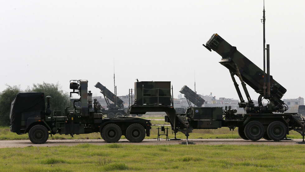 "رويترز": السعودية واليونان توقعان اتفاقا لتزويد المملكة بمنظومات "باتريوت"