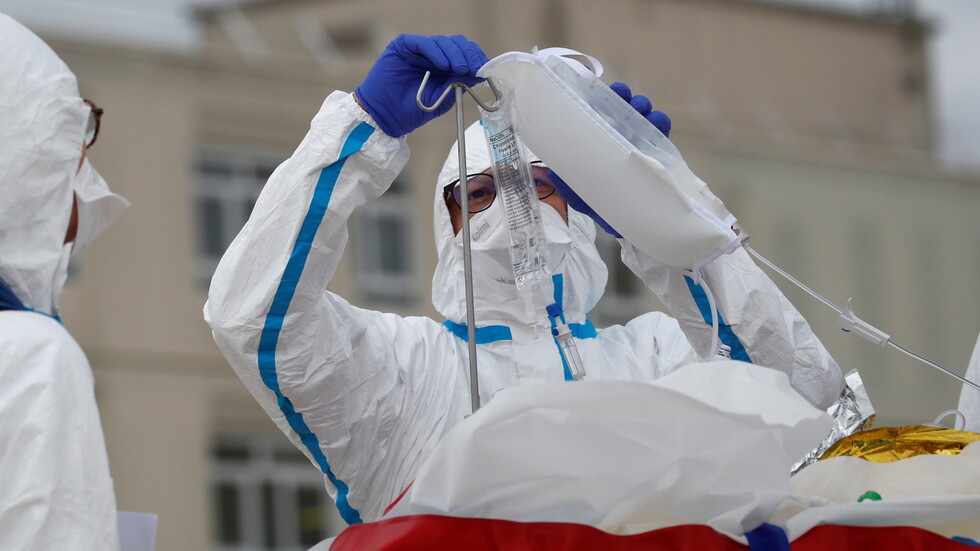 علماء يدعون لتوخي الحذر من طفرة كورونا الهندية